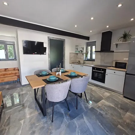 Nereus House Apartamento *